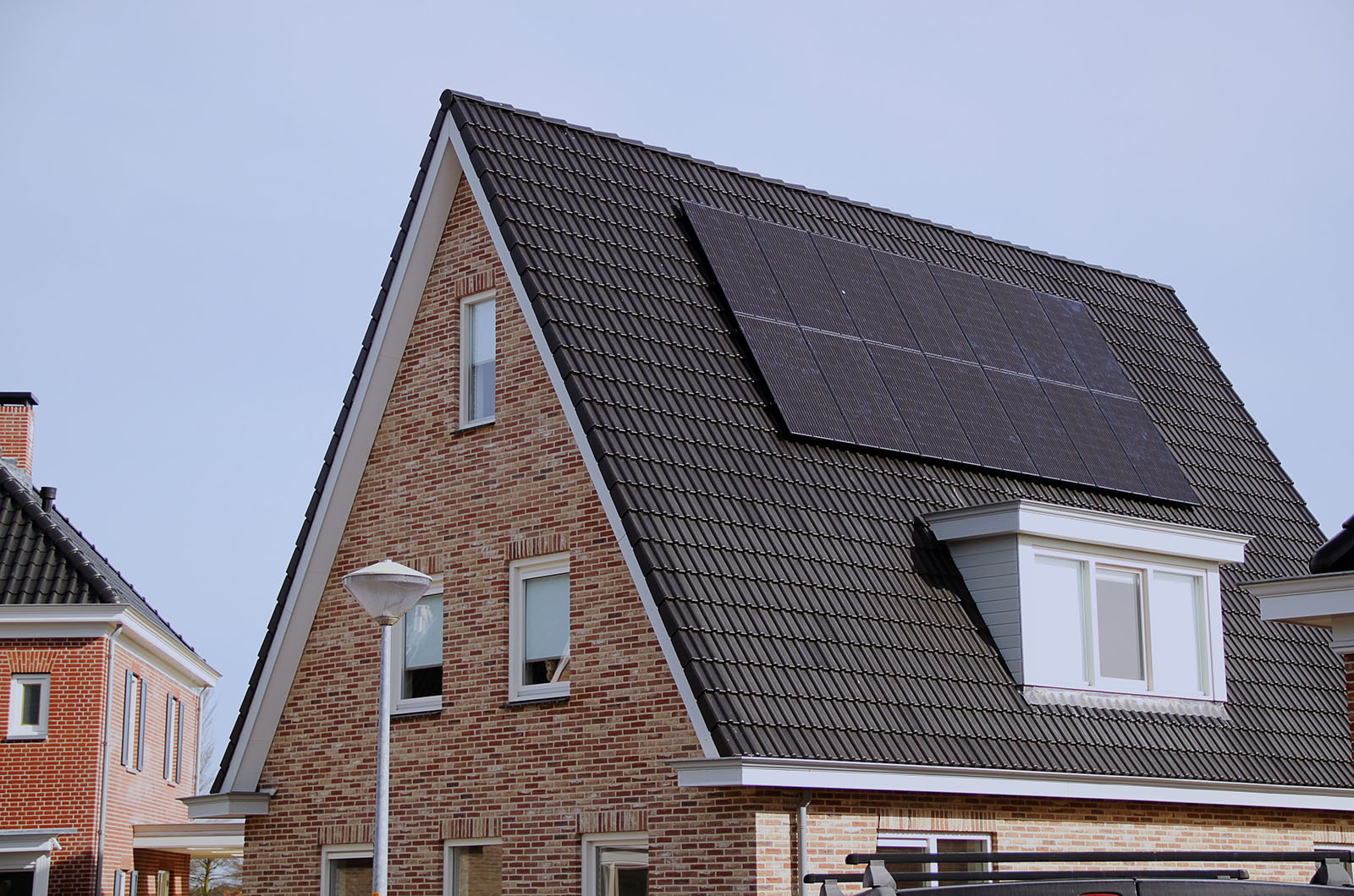 Verkoopprijs verhogen? Denk eens aan dak- en gevelreiniging