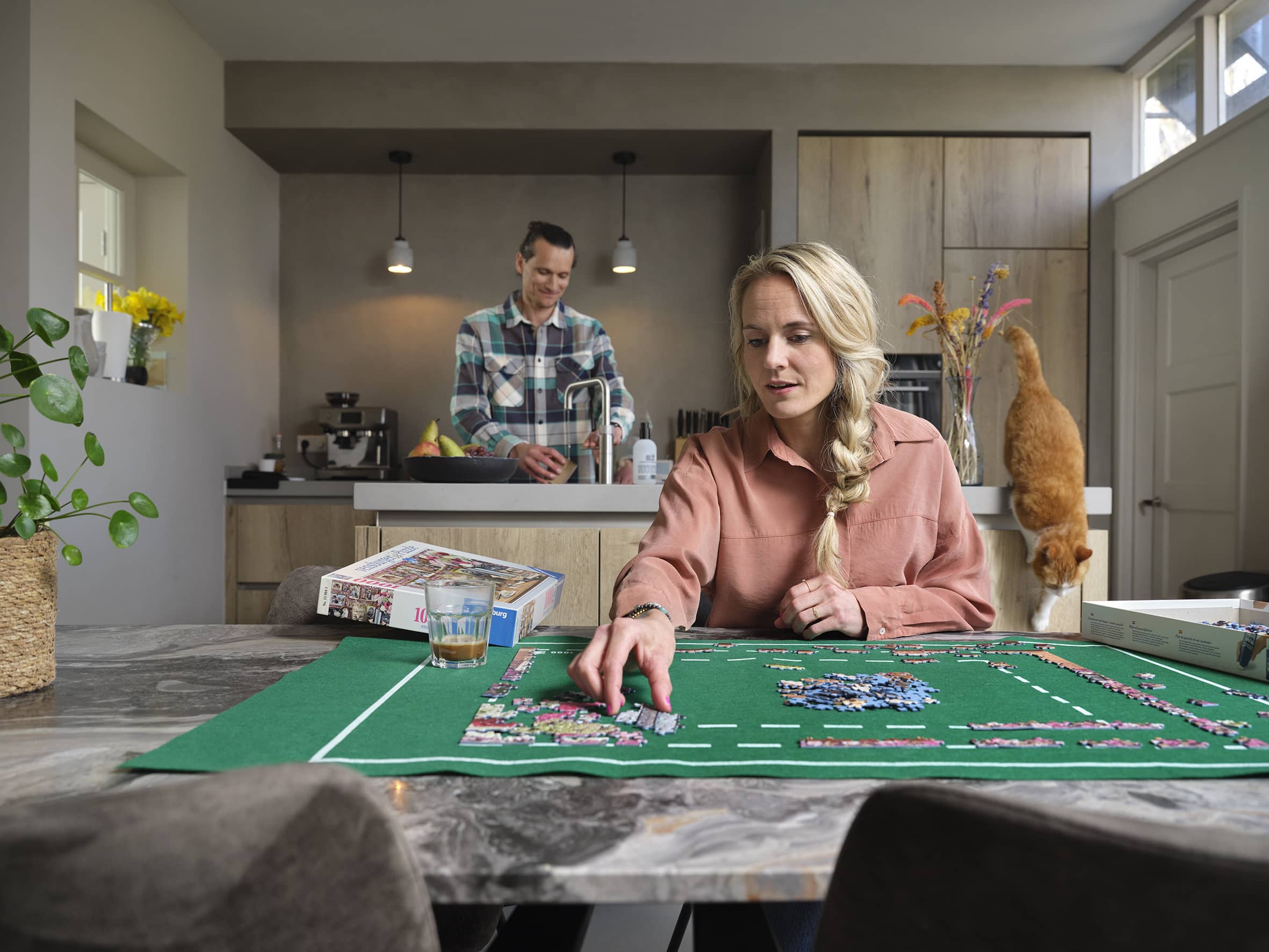 Makelaarsland. Je bent gelijk verkocht!