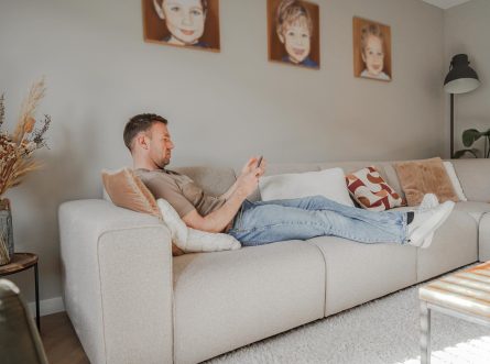 De slaapbank. Een slimme oplossing voor klein wonen en multifunctionele ruimtes