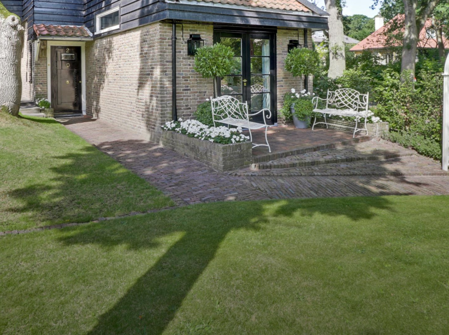 Unieke woning uitgelicht: Gerenoveerde sprookjesvilla