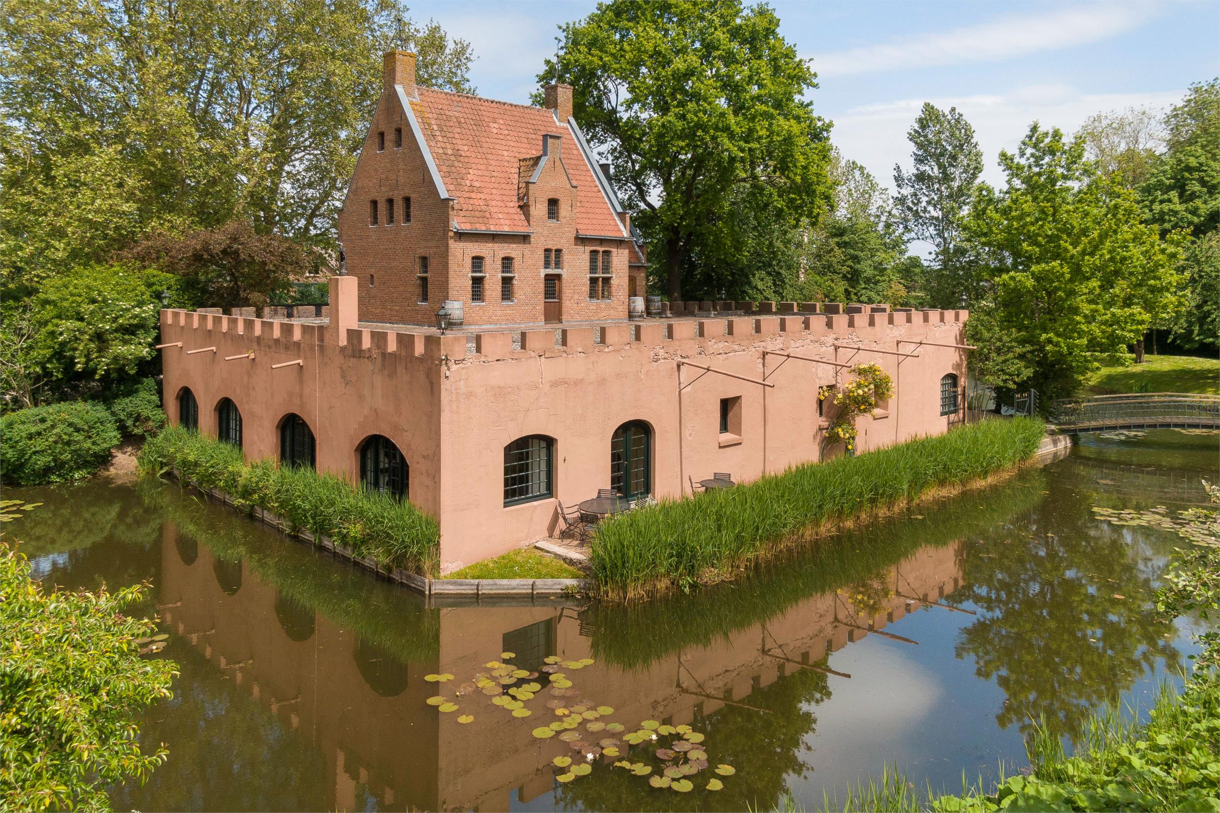 Unieke woning online Een echt middeleeuws kasteel Makelaarsland Unieke woning online Een echt middeleeuws kasteel Makelaarsland