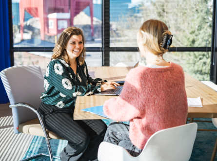 Wie betaalt de makelaar? Alles wat je moet weten over makelaarskosten